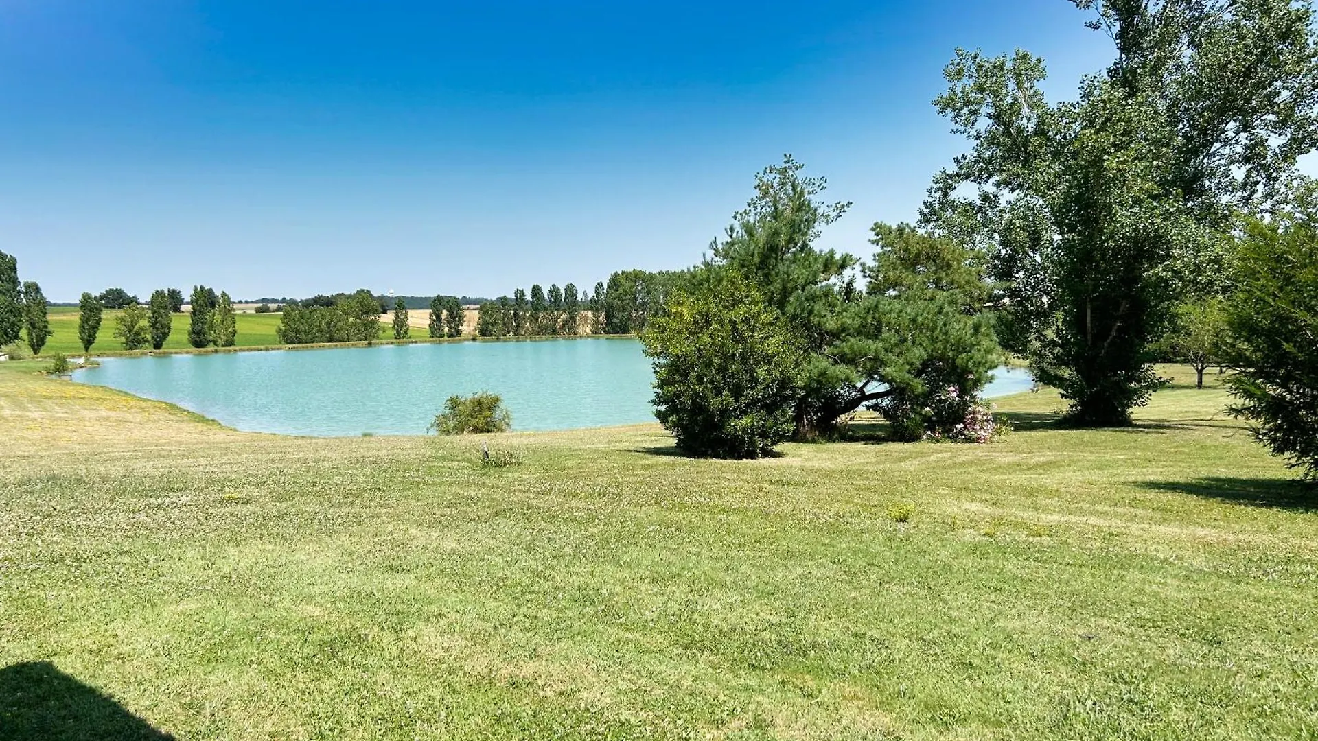 Villa Sheila - Au Bord De L'Eau Avec Piscine Prechac  0*, Prechac (Gers)